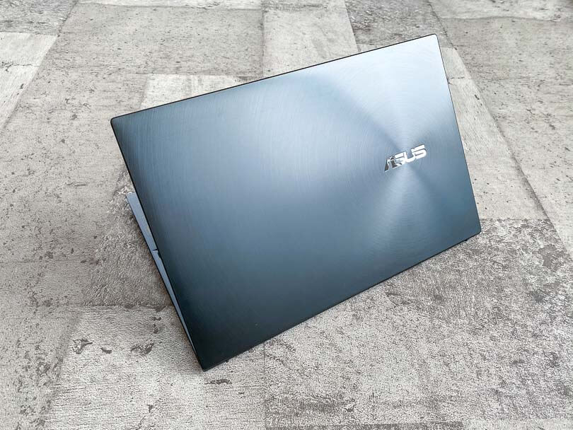 【ASUS ZenBook13 UX325EAレビュー】インテル最新CPU搭載！ハイスペックな超薄型軽量13.3型ノートPC！